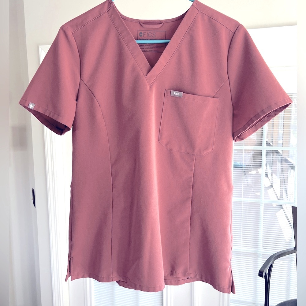 FIGS CATARINA SLIM MAUVE MEDIUM SCRUB TOP LIKE NEW/GREAT CONDITION